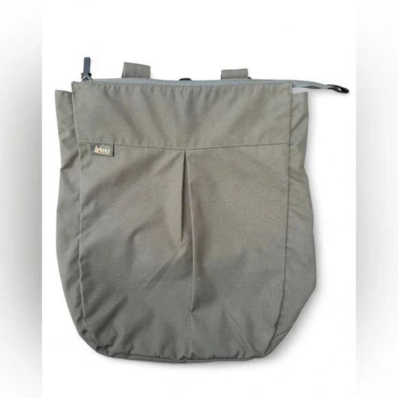 REI Co-op Beyonder Convertible Bag Rei Co Op Stuff Travel Tote Convertible Bag Beyonder Hoodie  main image 2